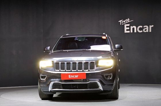 Jeep Cherokee 3.0 Diesel Overland WK2 — пробег 110 027 км — фото 3 из 5