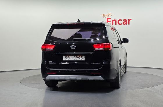 Kia Carnival Gasoline 9-seater Noblesse — пробег 157 885 км — фото 4 из 5