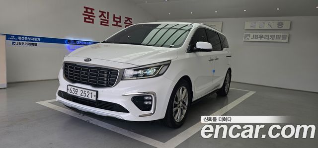 Kia Carnival 9-Seater Noblesse Special — пробег 114 984 км — фото 1 из 5