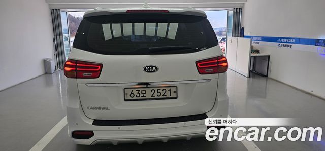 Kia Carnival 9-Seater Noblesse Special — пробег 114 984 км — фото 2 из 5