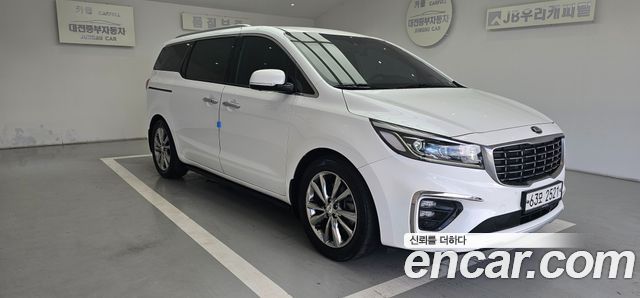 Kia Carnival 9-Seater Noblesse Special — пробег 114 984 км — фото 4 из 5