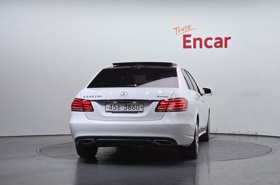 Mercedes-Benz E-Class E250 CDI 4MATIC — пробег 90 310 км — фото 4 из 5
