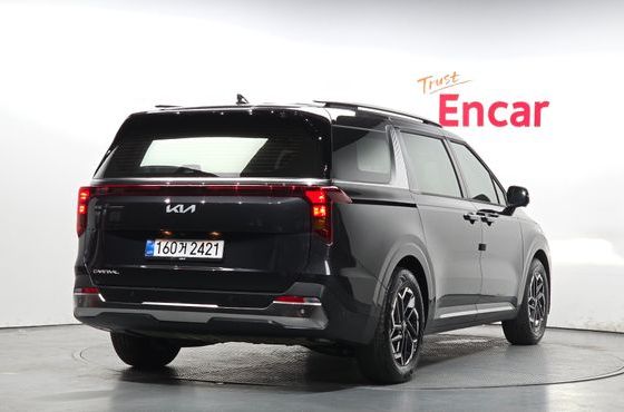 Kia Carnival 9-Seater Signature — пробег 16 130 км — фото 2 из 5