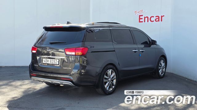 Kia Carnival Gasoline 7-seater Limousine President — пробег 92 333 км — фото 2 из 5