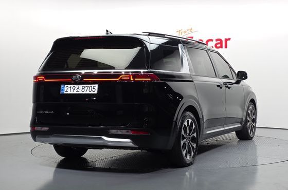 Kia Carnival 9-Seater Signature — пробег 58 931 км — фото 2 из 5