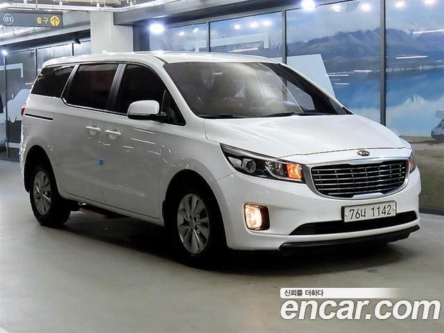 Kia Carnival 6-seater Wheelchair lift — пробег 183 236 км — фото 1 из 5