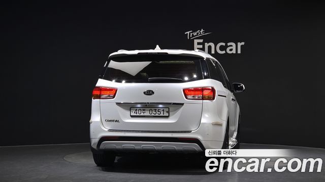 Kia Carnival из Кореи Encar