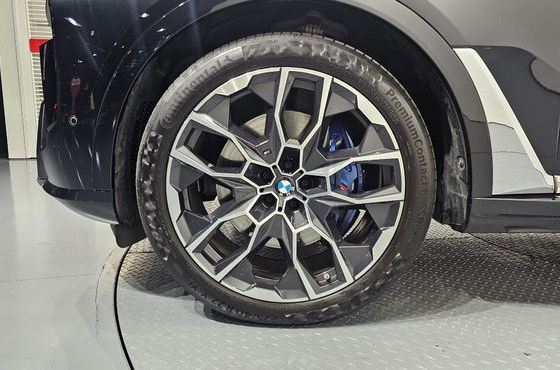 BMW X7 xDrive 40i M Sport 6STR — пробег 17 860 км — фото 5 из 5