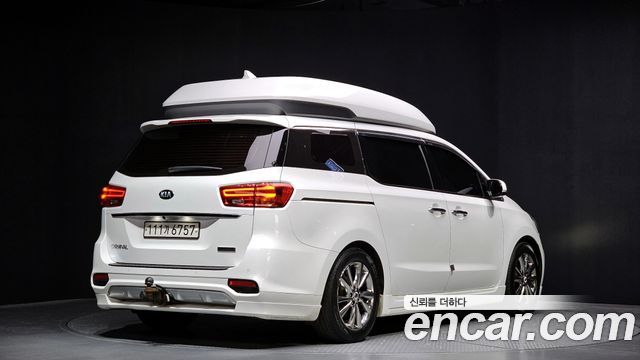 Kia Carnival 9-Seater Hi-Limousine Noblesse Special — пробег 159 663 км — фото 2 из 5