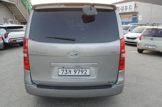 Hyundai Starex 12-Seater Wagon CVX Luxury — пробег 331 867 км — фото 5 из 5