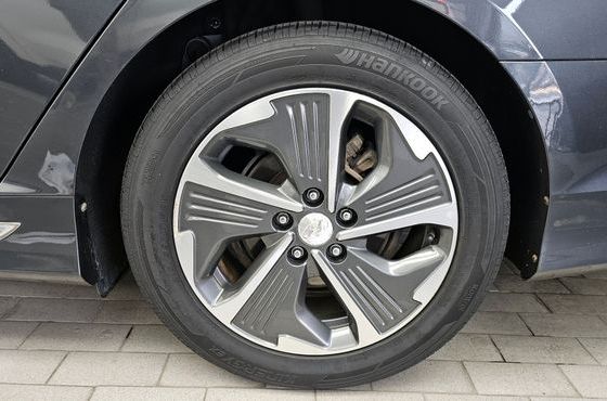 Hyundai Sonata Premium — пробег 202 985 км — фото 5 из 5