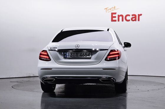 Mercedes-Benz E-Class E200 Avantgarde — пробег 93 330 км — фото 4 из 5