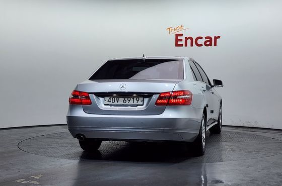 Mercedes-Benz E-Class E200 CGI — пробег 112 044 км — фото 4 из 5