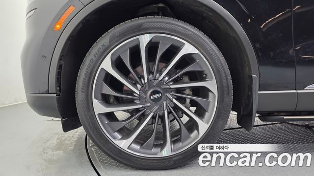 Lincoln Aviator 3.0 Reserve  AWD — пробег 85 330 км — фото 5 из 5