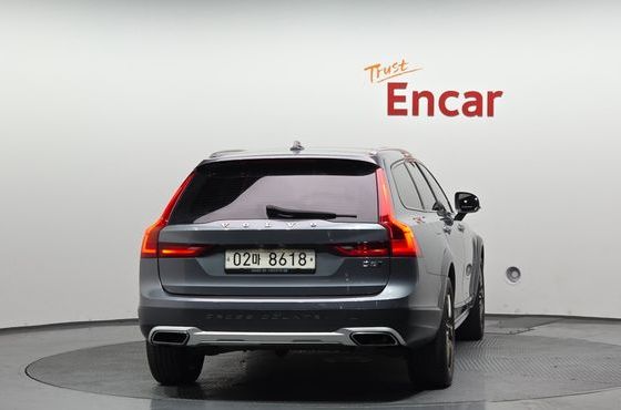 Volvo V90 D5 PRO AWD — пробег 355 778 км — фото 4 из 5