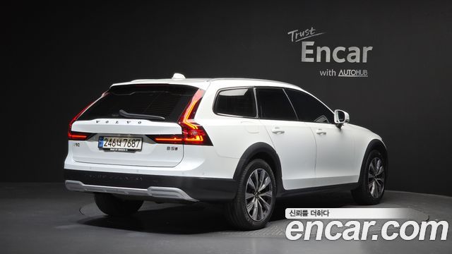 Volvo V90 B5 Pro AWD — пробег 68 073 км — фото 2 из 5