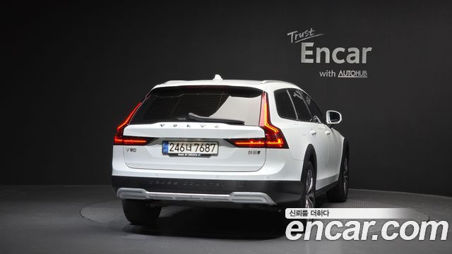 Volvo V90 B5 Pro AWD — пробег 68 073 км — фото 4 из 5
