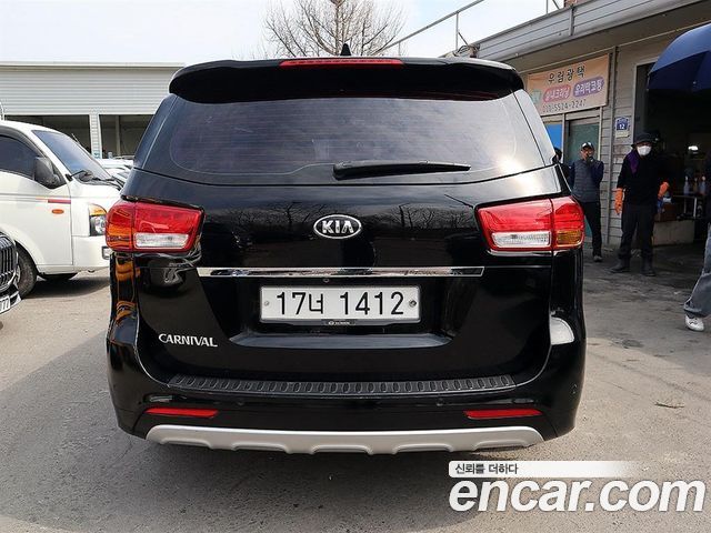Kia Carnival 9-seater Noblesse — пробег 185 169 км — фото 4 из 5