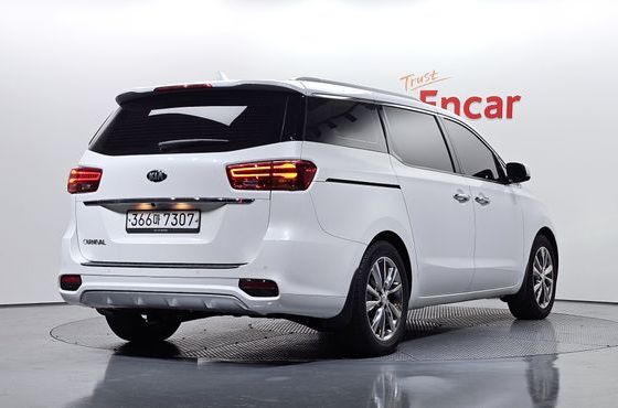 Kia Carnival 9-Seater Prstige — пробег 83 127 км — фото 2 из 5