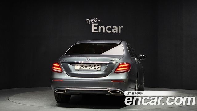 Mercedes-Benz E-Class E300 4MATIC Avnatgarde — пробег 90 702 км — фото 4 из 5