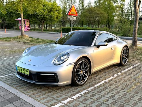 Porsche 911 Carrera 4 — пробег 19 000 км — фото 1 из 5