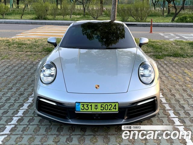 Porsche 911 Carrera 4 — пробег 19 000 км — фото 2 из 5