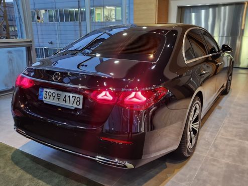 Mercedes-Benz E-Class E200 Avantgarde — пробег 2 900 км — фото 3 из 5