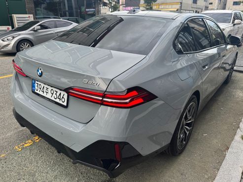 BMW 5-Series 520i M Sport — пробег 1 760 км — фото 3 из 5