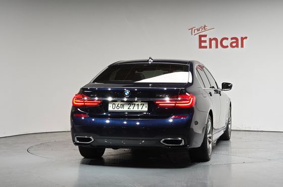 BMW 7-Series 730d xDrive M Sport — пробег 156 769 км — фото 4 из 5