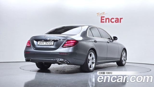 Mercedes-Benz E-Class из Кореи Encar