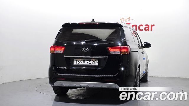 Kia Carnival из Кореи Encar
