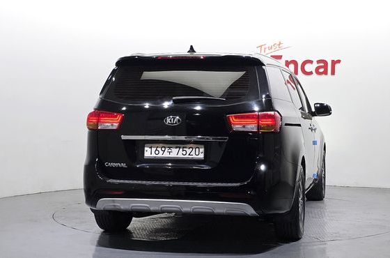 Kia Carnival 9-seater Luxury — пробег 167 839 км — фото 4 из 5