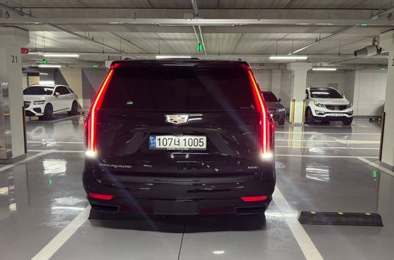 Cadillac Escalade 6.2 ESV ESV Sports Platinum — пробег 23 500 км — фото 3 из 5