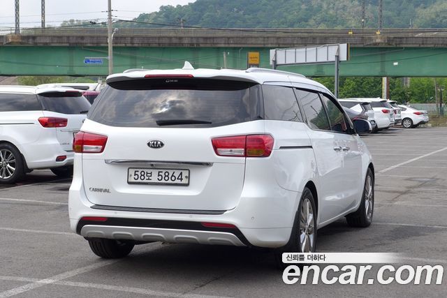 Kia Carnival из Кореи Encar