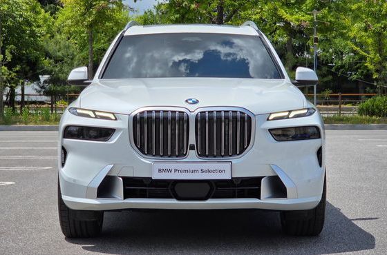 BMW X7 xDrive 40i Design Pure Excellence 6-Seater — пробег 11 635 км — фото 3 из 5