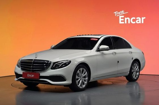 Mercedes-Benz E-Class E220d Exclusive — пробег 16 591 км — фото 1 из 5