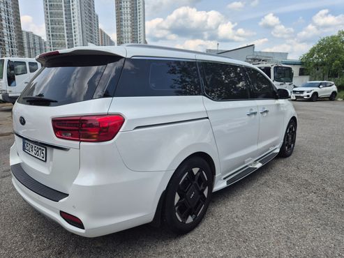 Kia Carnival 9-Seater Prstige — пробег 157 930 км — фото 3 из 5