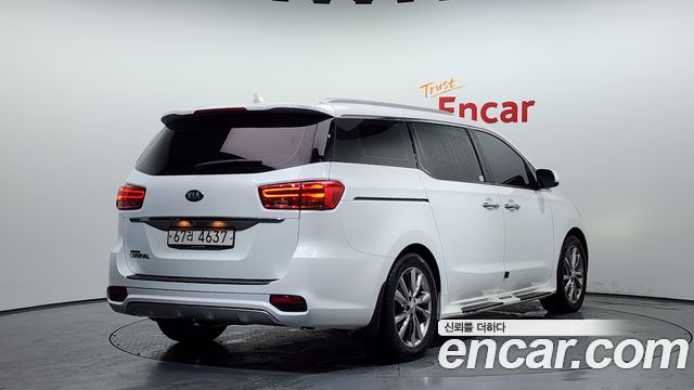 Kia Carnival из Кореи Encar