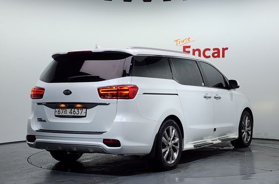 Kia Carnival 9-Seater Noblesse — пробег 98 250 км — фото 2 из 5