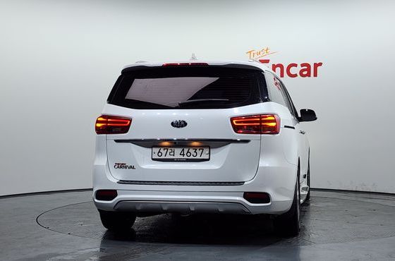 Kia Carnival 9-Seater Noblesse — пробег 98 250 км — фото 4 из 5