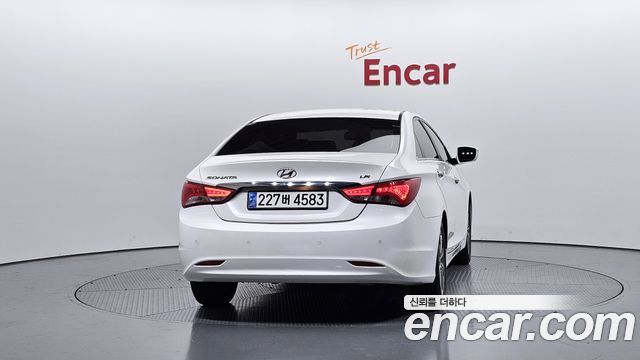 Hyundai Sonata LPI Premium — пробег 127 951 км — фото 4 из 5