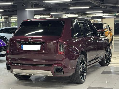 Rolls-Royce Cullinan 6.7 V12 Black Badge — пробег 1 400 км — фото 3 из 5