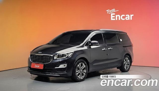 Kia Carnival 11-Seater Prestige — пробег 123 860 км — фото 1 из 5