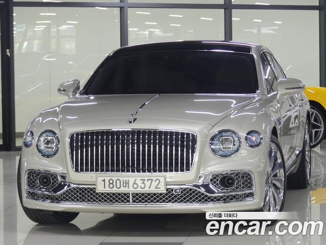 Bentley Flying Spur 4.0 — пробег 29 000 км — фото 1 из 5
