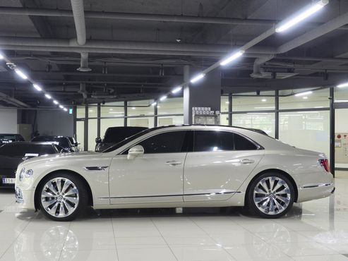 Bentley Flying Spur 4.0 — пробег 29 000 км — фото 2 из 5