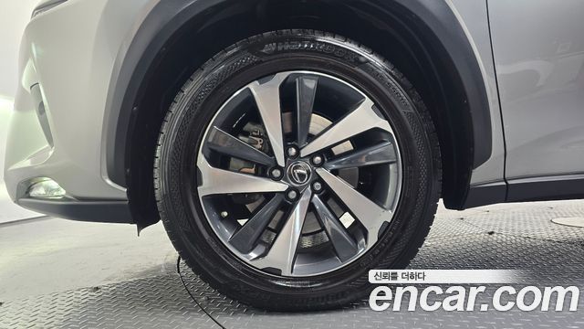 Lexus NX Supreme — пробег 105 567 км — фото 5 из 5