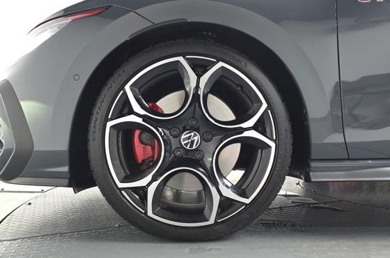 Volkswagen Golf 2.0 GTI — пробег 7 567 км — фото 5 из 5