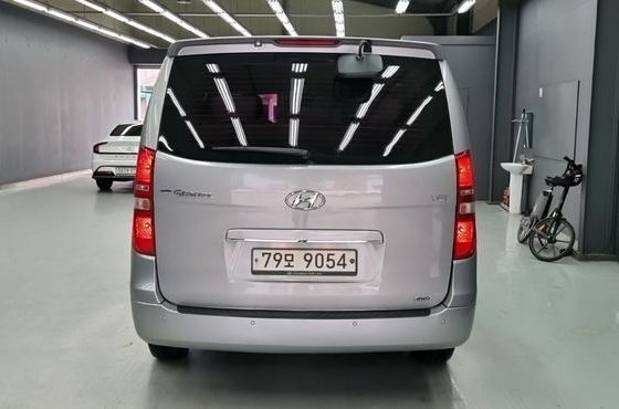 Hyundai Starex 4WD 11-Seater Wagon CVX Luxury — пробег 80 300 км — фото 4 из 5