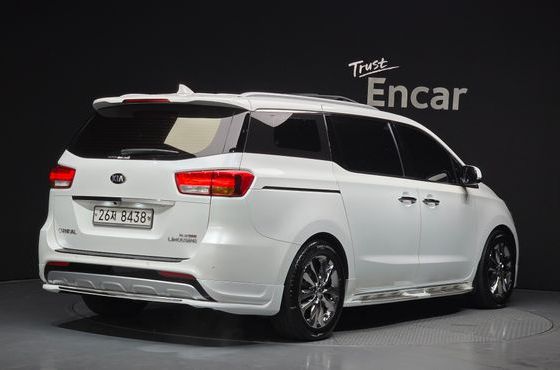 Kia Carnival Gasoline 7-seater Limousine President — пробег 95 862 км — фото 2 из 5