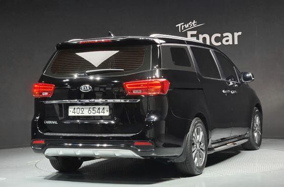 Kia Carnival 9-Seater Luxury — пробег 126 252 км — фото 2 из 5